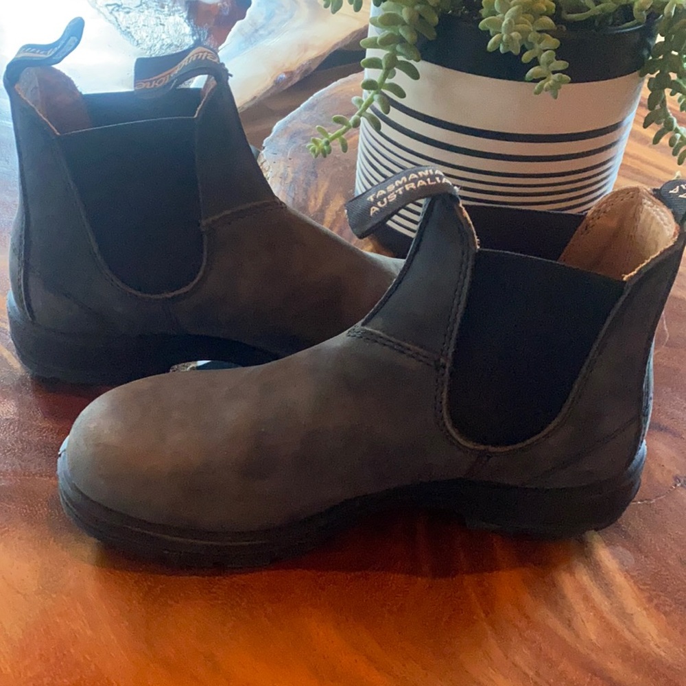 Blundstone Chelsea Boot - *worn only once*